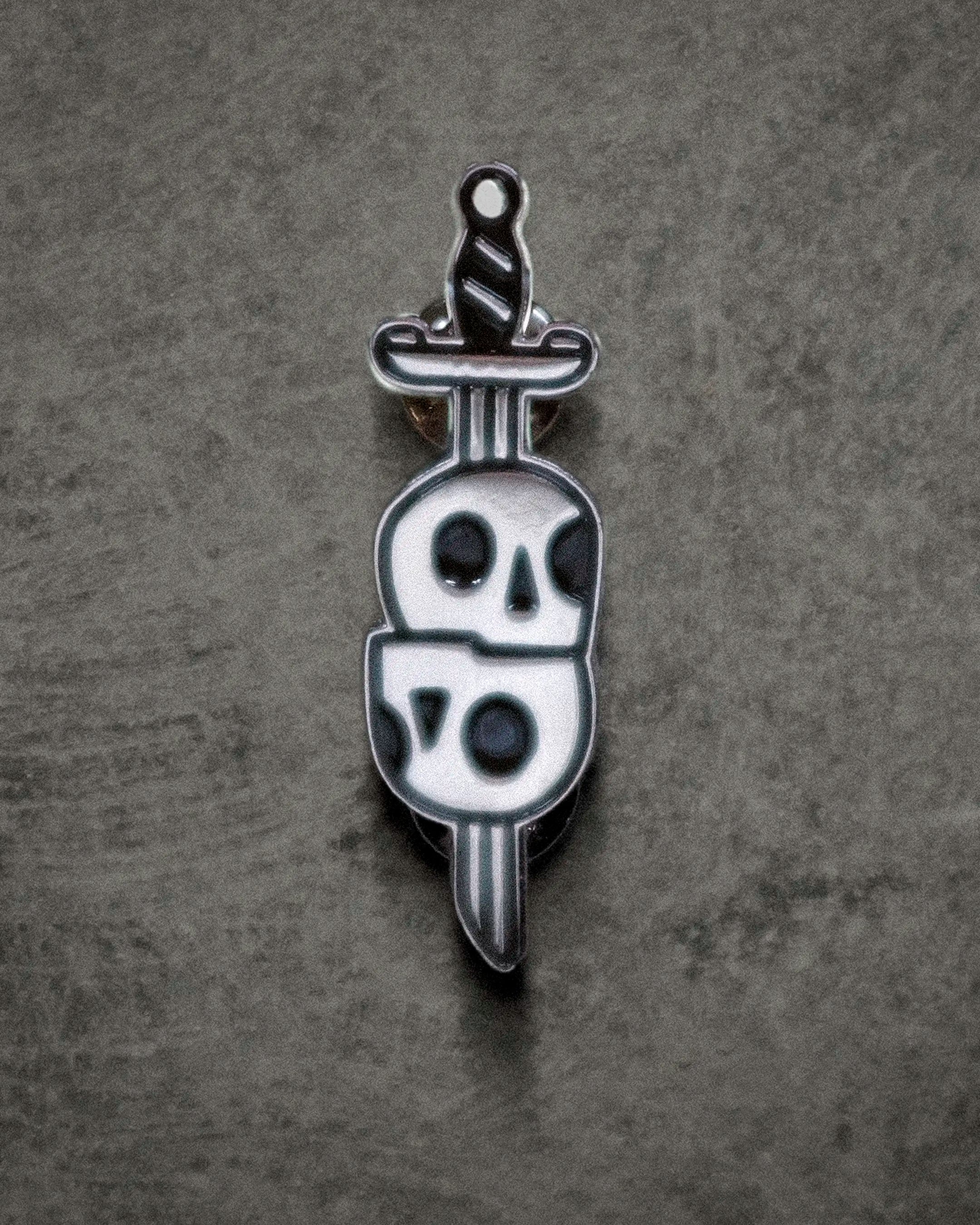 SWORD AND  SKULLS PIN