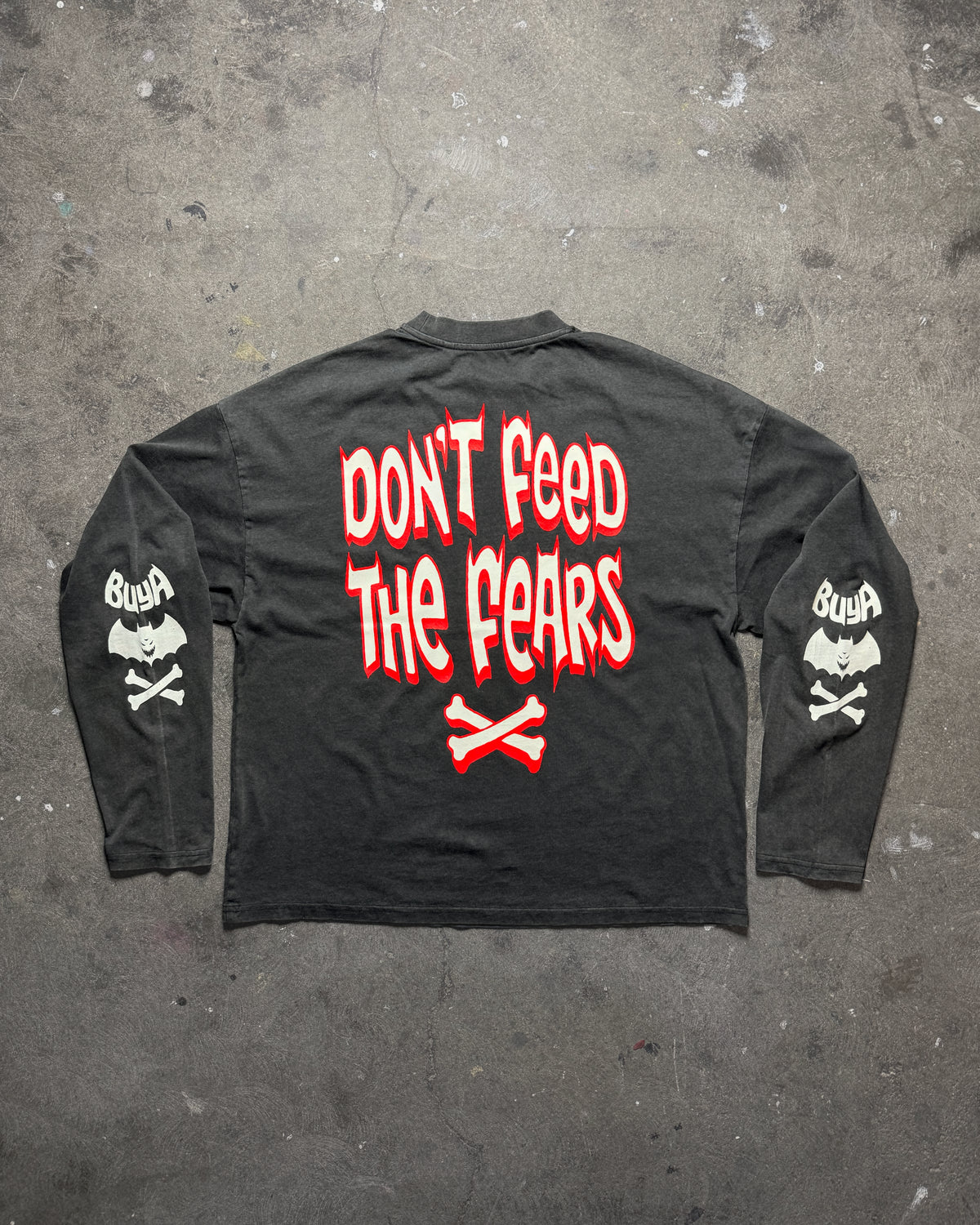 Don’t Feed the Fears Longsleeve – Vintage Black by BUYA BOUTIQUE